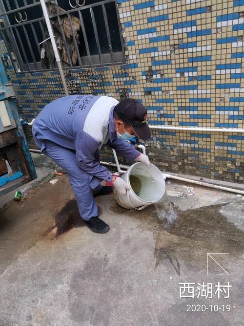 鸿彩云公司在龙城街道服务辖区进行"四害"消杀作业简报2020年10月19日