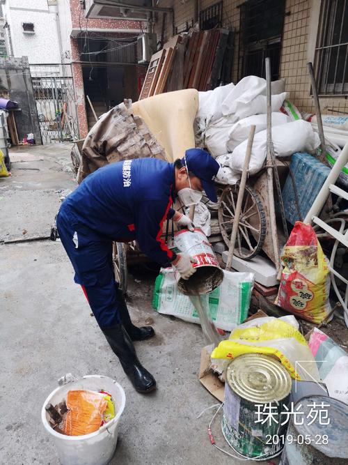 28.西丽街道老住宅区,开展除四害消杀与病媒有害生物防制工作
